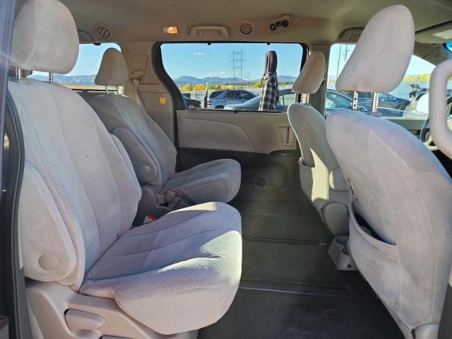 Photo 11 from auction – 2011 TOYOTA SIENNA LE with VIN 5TDJK3DCXBS004965
