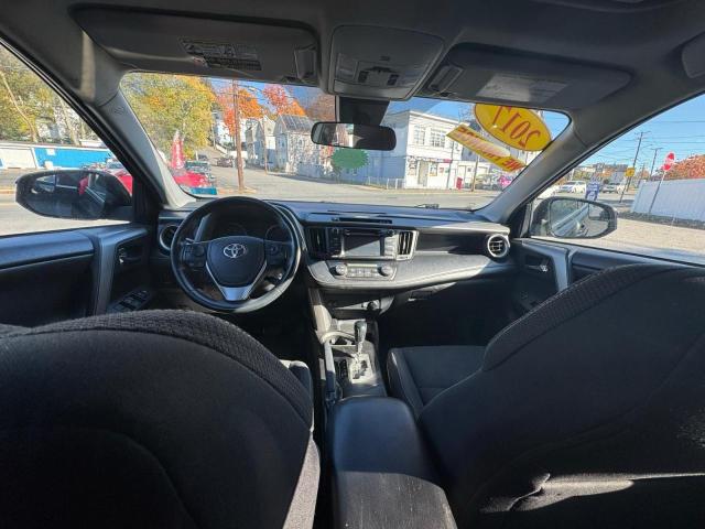 Photo 9 from auction – 2017 TOYOTA RAV4 XLE with VIN 2T3RFREV3HW564151