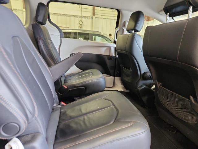 Photo 11 from auction – 2017 CHRYSLER PACIFICA T with VIN 2C4RC1BG6HR824097