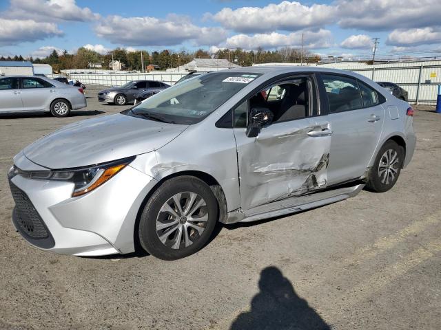 TOYOTA COROLLA LE 2022 with VIN JTDEAMDE8NJ049612 - Photo from auction