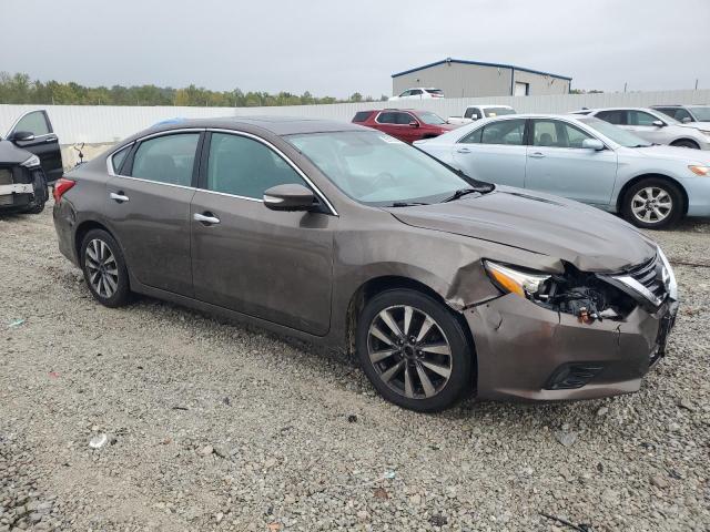 Photo 4 from auction – 2017 NISSAN ALTIMA 2.5 with VIN 1N4AL3AP0HC240304