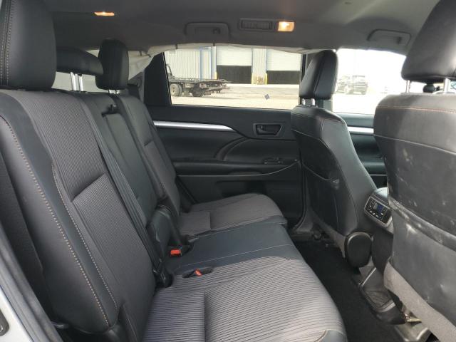 Фото 11 с аукциона – 2017 TOYOTA HIGHLANDER LE с VIN 5TDBZRFH3HS475246