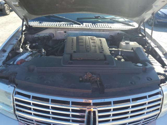 Photo 12 from auction – 2011 LINCOLN NAVIGATOR with VIN 5LMJJ2J55BEJ08197