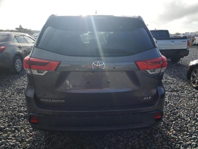 Photo 6 from auction – 2019 TOYOTA HIGHLANDER with VIN 5TDKZRFH4KS306439