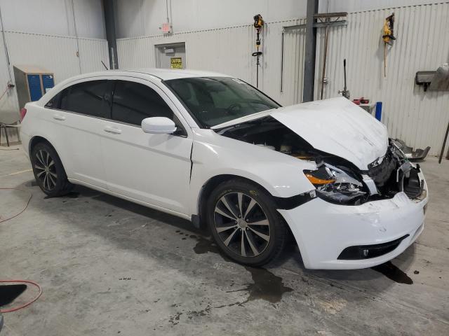 Photo 4 from auction – 2014 CHRYSLER 200 TOURIN with VIN 1C3CCBBG2EN198203