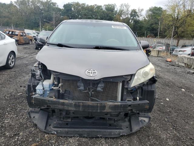 Photo 5 from auction – 2011 TOYOTA SIENNA XLE with VIN 5TDYK3DC3BS107742