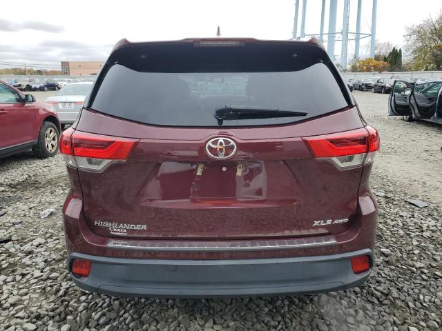 Photo 6 from auction – 2018 TOYOTA HIGHLANDER with VIN 5TDJZRFH5JS863435