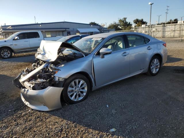 LEXUS ES 300H 2013 with VIN JTHBW1GG8D2015371 - Photo from auction