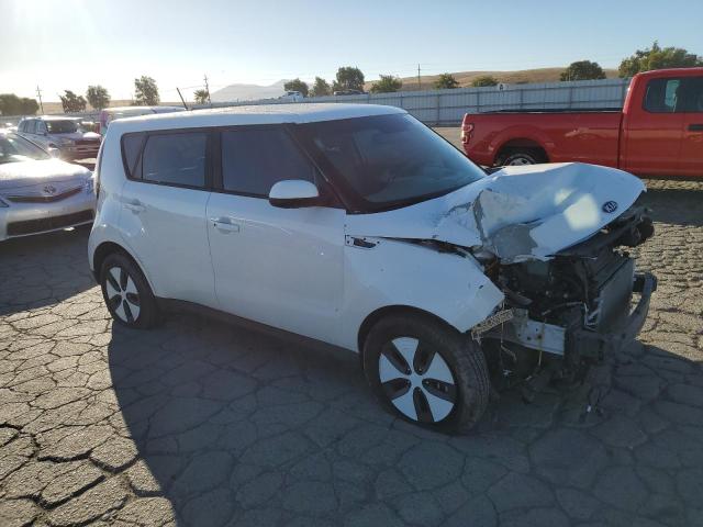 Photo 4 from auction – 2016 KIA SOUL EV with VIN KNDJP3AE3G7016268