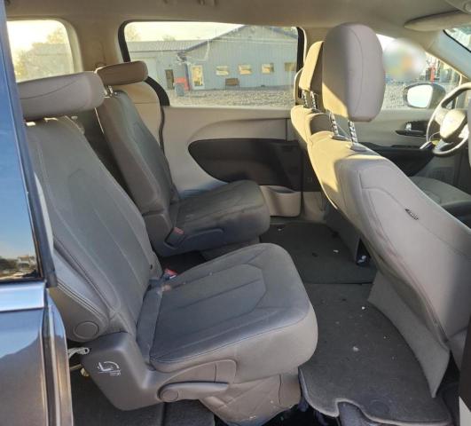 Photo 11 from auction – 2017 CHRYSLER PACIFICA T with VIN 2C4RC1DG0HR502116
