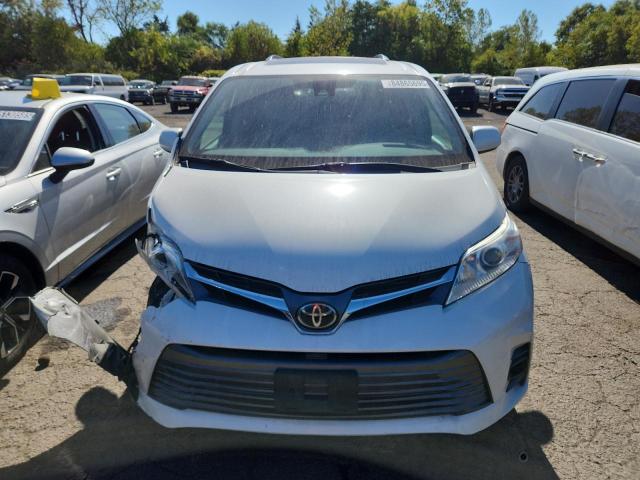 Photo 5 from auction – 2018 TOYOTA SIENNA XLE with VIN 5TDYZ3DC4JS954246