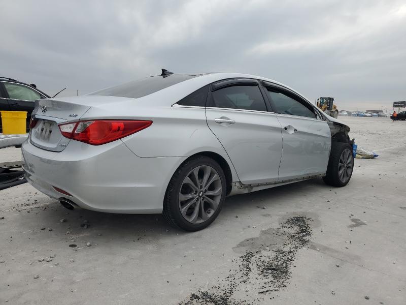 Photo 3 from auction – 2013 HYUNDAI SONATA SE with VIN 5NPEC4AB1DH649741