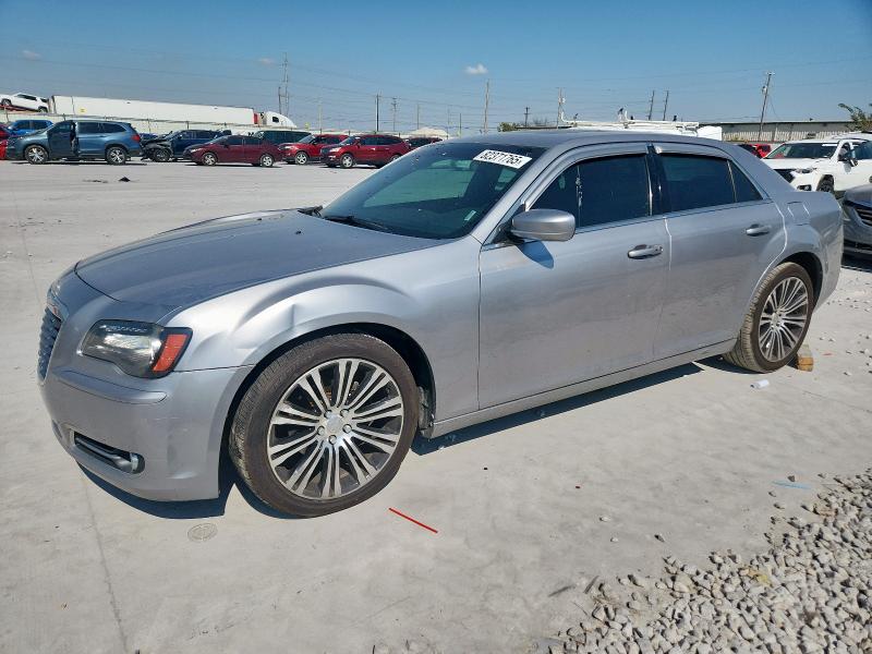 CHRYSLER 300 S 2013 مع رقم تعريف المركبة 2C3CCABG8DH718440 - صورة من المزاد