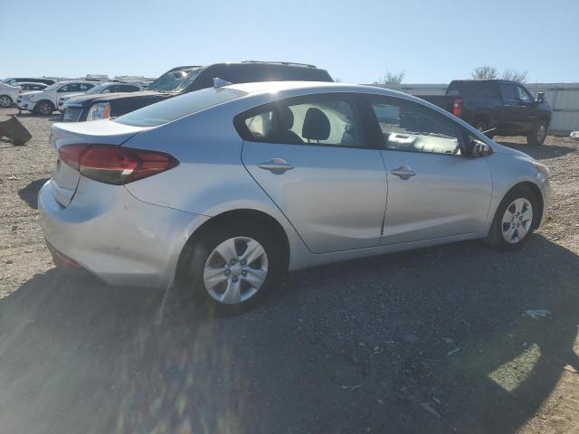Photo 3 from auction – 2017 KIA FORTE LX with VIN 3KPFK4A72HE066897