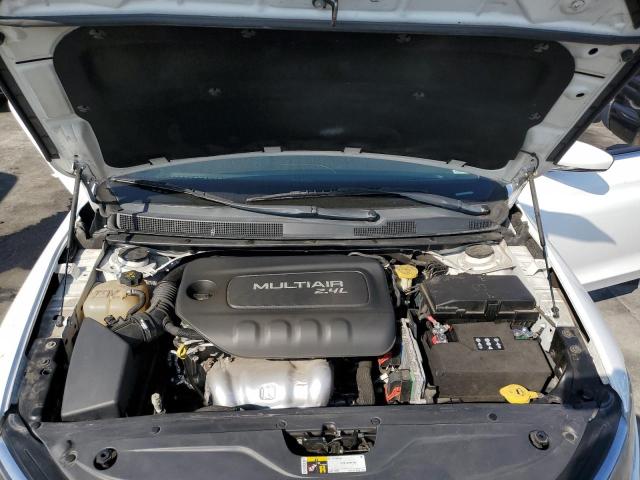Photo 11 from auction – 2015 CHRYSLER 200 LIMITE with VIN 1C3CCCAB7FN695146