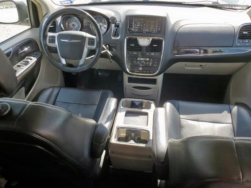 Photo 8 from auction – 2013 CHRYSLER TOWN & COU with VIN 2C4RC1BG3DR721083
