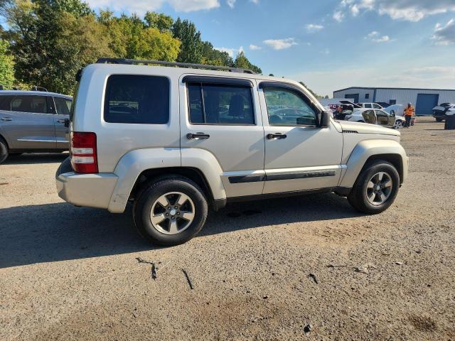 Photo 3 from auction – 2008 JEEP LIBERTY SP with VIN 1J8GP28K98W134745