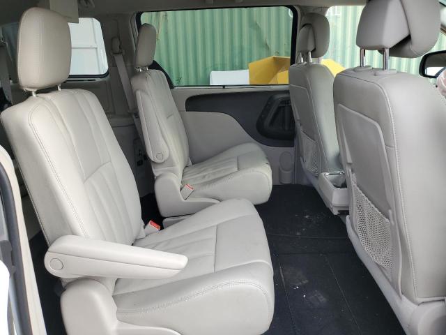 Photo 11 from auction – 2013 CHRYSLER TOWN & COU with VIN 2C4RC1CG3DR570745