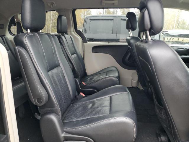 Photo 11 from auction – 2016 CHRYSLER TOWN & COU with VIN 2C4RC1CG4GR119103