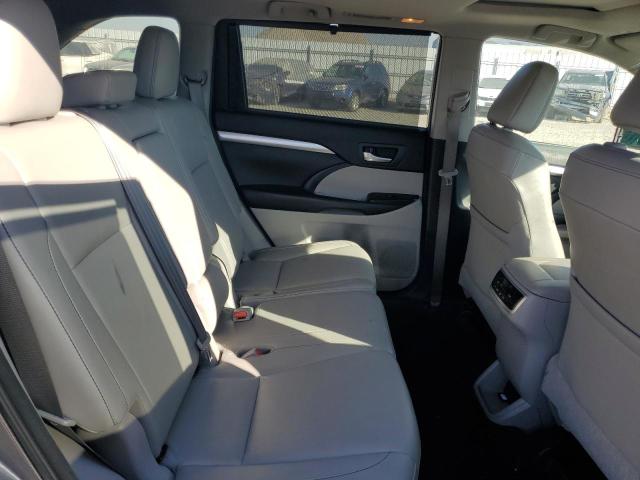 Photo 11 from auction – 2018 TOYOTA HIGHLANDER with VIN 5TDJGRFH7JS052046
