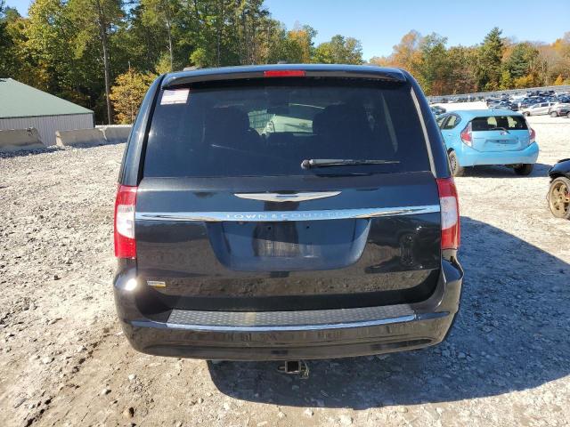 Photo 6 from auction – 2016 CHRYSLER TOWN & COU with VIN 2C4RC1BG9GR280595