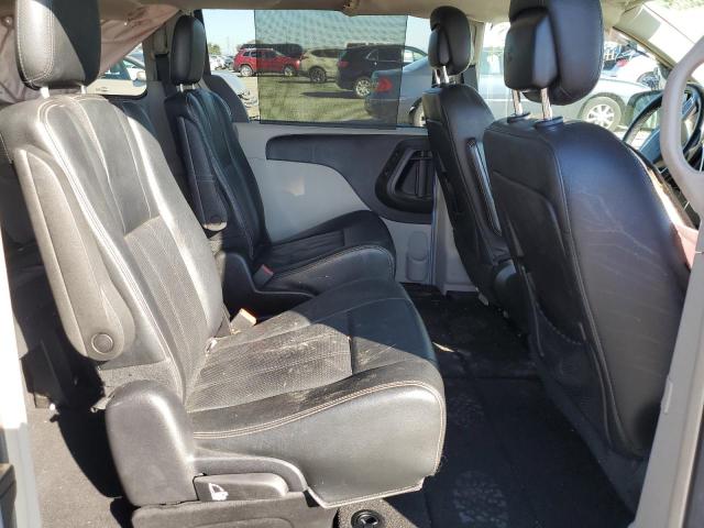 Photo 11 from auction – 2016 CHRYSLER TOWN & COU with VIN 2C4RC1CG7GR283610