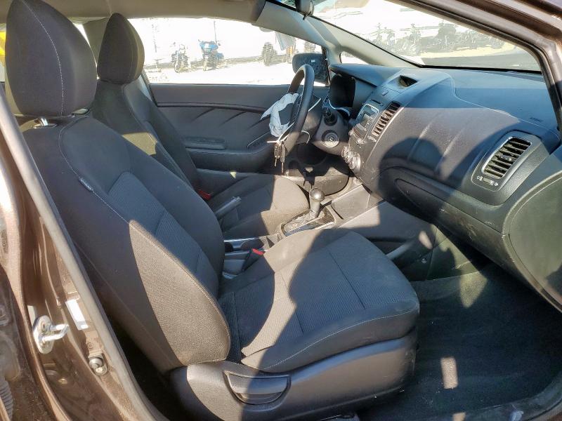 Photo 7 from auction – 2017 KIA FORTE LX with VIN 3KPFK4A71HE160740
