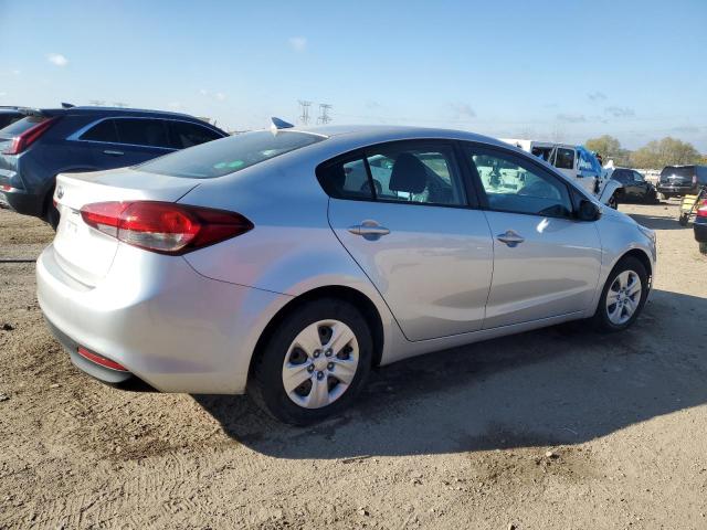 Photo 3 from auction – 2017 KIA FORTE LX with VIN 3KPFK4A73HE048327