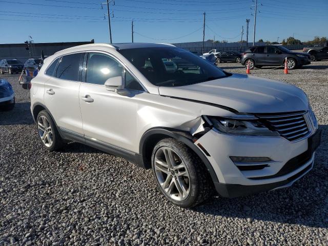 Photo 4 from auction – 2016 LINCOLN MKC RESERVE with VIN 5LMTJ3DH9GUJ11475