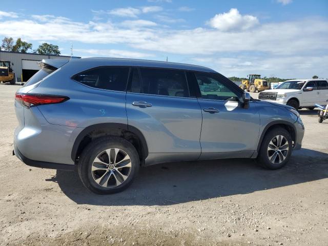 Photo 3 from auction – 2022 TOYOTA HIGHLANDER with VIN 5TDGZRAH8NS128794