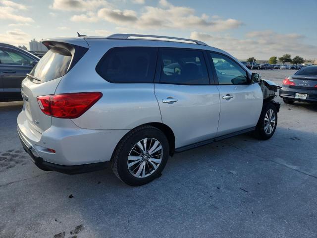 Photo 3 from auction – 2018 NISSAN PATHFINDER with VIN 5N1DR2MN3JC623231