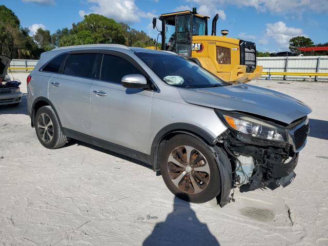 Photo 4 from auction – 2017 KIA SORENTO EX with VIN 5XYPH4A10HG189101