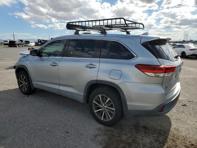 Photo 2 from auction – 2017 TOYOTA HIGHLANDER with VIN 5TDJZRFH8HS440133