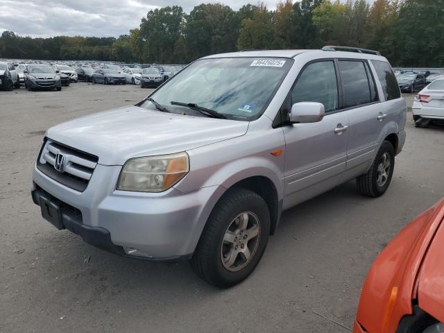 HONDA PILOT EX 2006 with VIN 2HKYF18716H548349 - Photo from auction