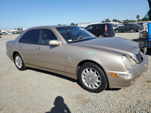 Photo 4 from auction – 2001 MERCEDES-BENZ E 320 with VIN WDBJF65J41B218728