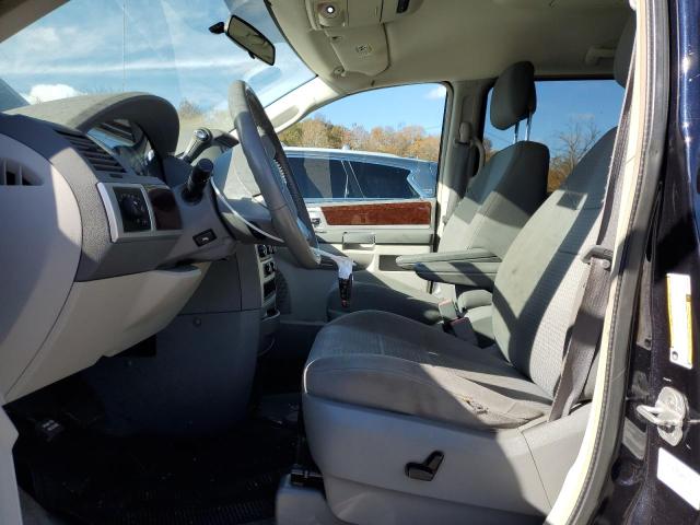 Photo 7 from auction – 2010 CHRYSLER TOWN AND C with VIN 2A4RR5D15AR351971