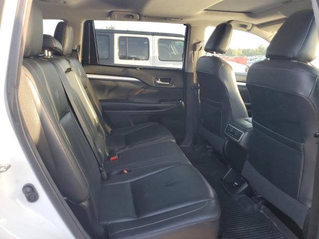 Photo 11 from auction – 2017 TOYOTA HIGHLANDER with VIN 5TDJZRFH1HS514329