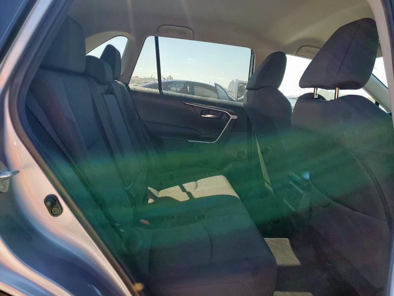 Photo 11 from auction – 2021 TOYOTA RAV4 XLE with VIN 2T3W1RFVXMC162848