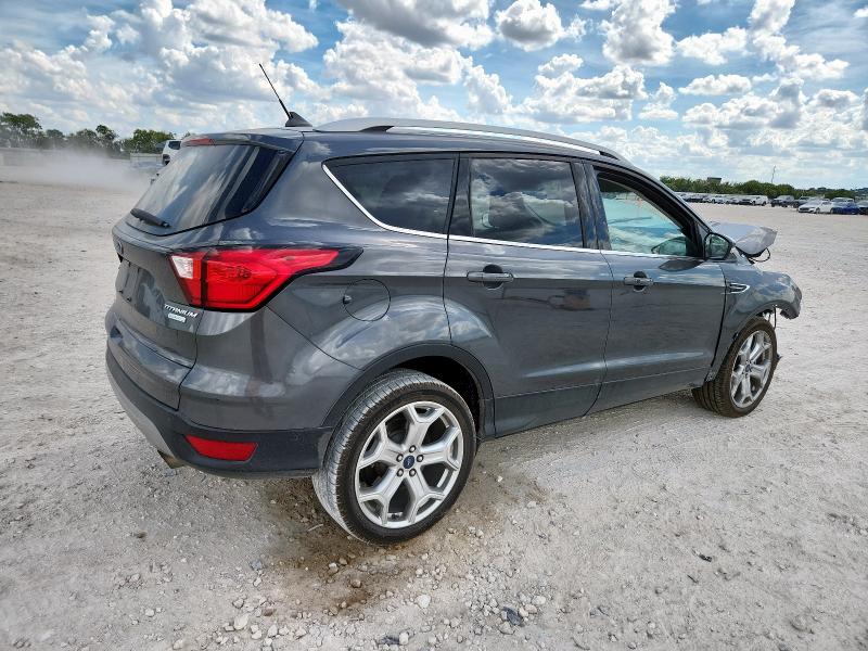 Photo 3 from auction – 2019 FORD ESCAPE TIT with VIN 1FMCU0J99KUC02454