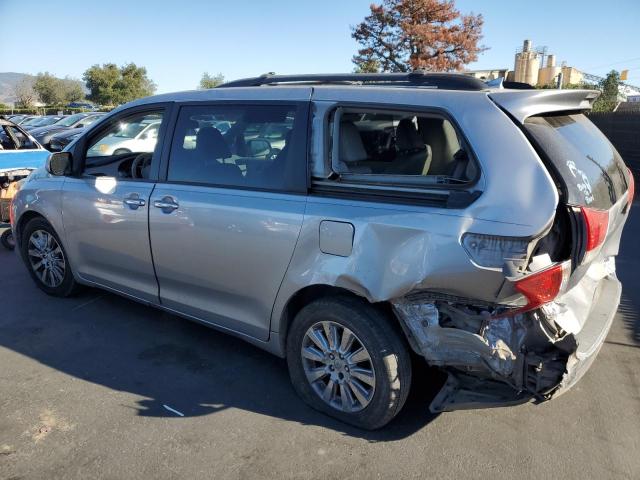 Photo 2 from auction – 2011 TOYOTA SIENNA XLE with VIN 5TDDK3DC4BS018437