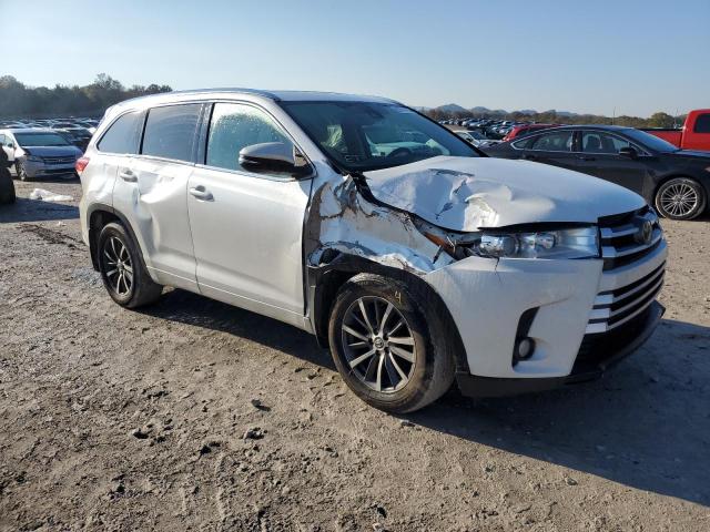 Photo 4 from auction – 2018 TOYOTA HIGHLANDER with VIN 5TDJZRFH8JS486096