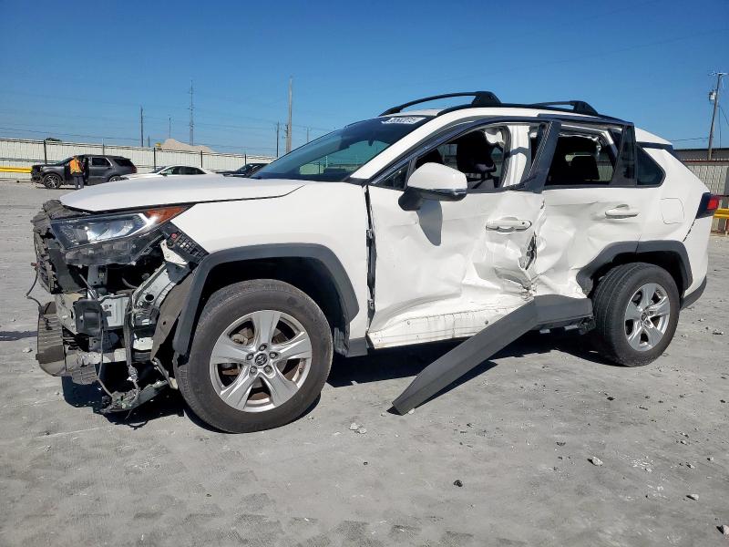 TOYOTA RAV4 XLE 2019 with VIN JTMP1RFV5KD031517 - Photo from auction