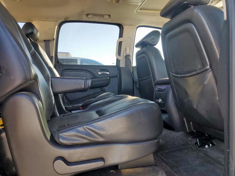 Photo 11 from auction – 2008 GMC YUKON XL with VIN 1GKFK66828J209397