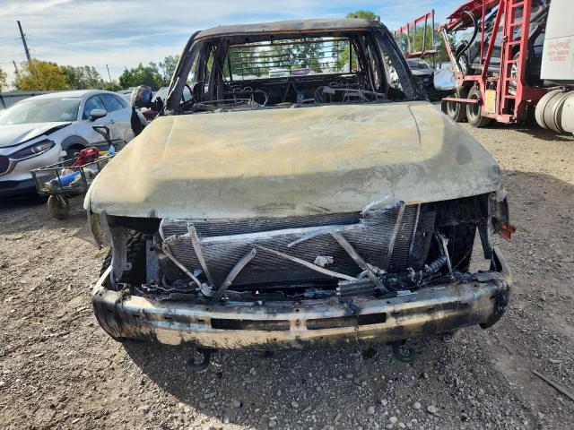 Photo 5 from auction – 2002 CHEVROLET SILVERADO with VIN 1GCHK29G92E110950