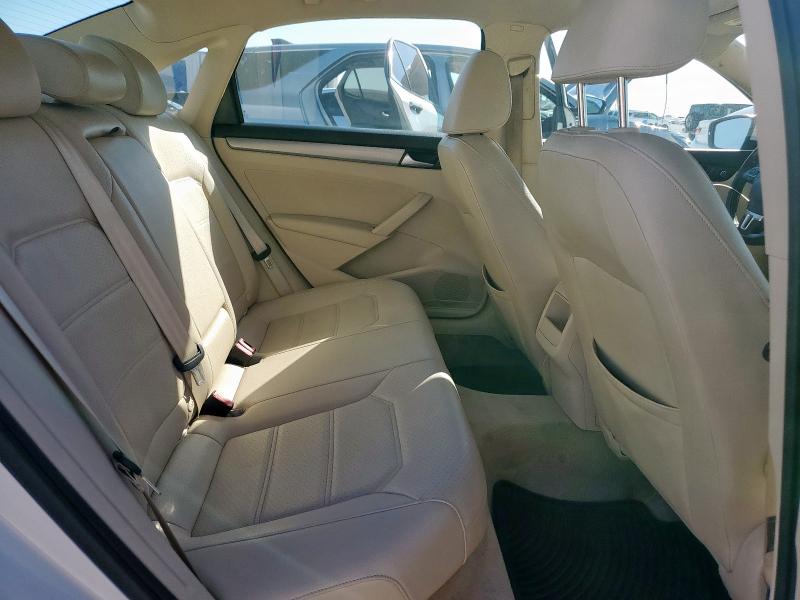 Photo 10 from auction – 2015 VOLKSWAGEN PASSAT S with VIN 1VWAT7A39FC096664