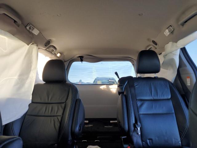 Photo 10 from auction – 2018 TOYOTA SIENNA SE with VIN 5TDXZ3DCXJS926849