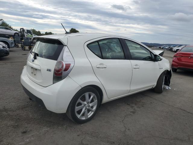 Photo 3 from auction – 2013 TOYOTA PRIUS C with VIN JTDKDTB39D1034329