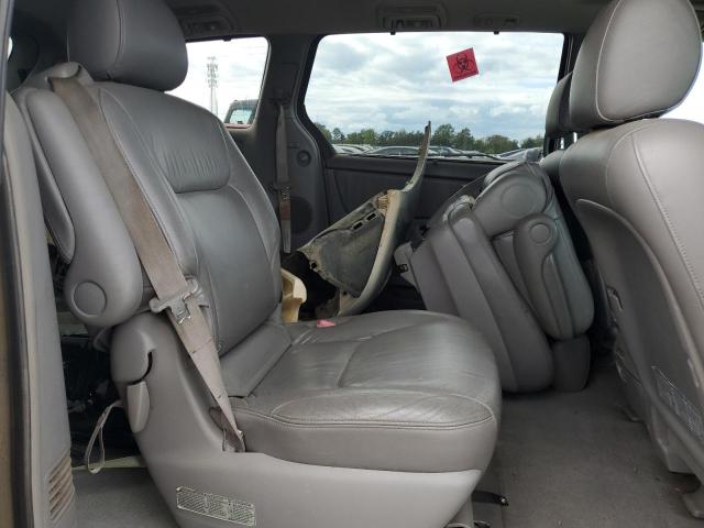 Photo 11 from auction – 2004 TOYOTA SIENNA XLE with VIN 5TDBA22C44S013619