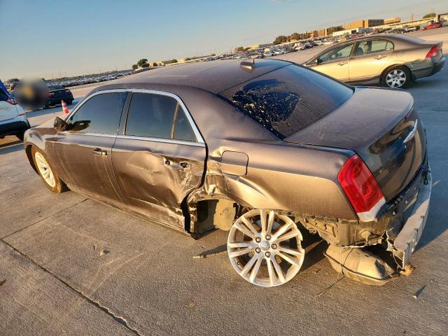 Photo 2 from auction – 2016 CHRYSLER 300 LIMITED with VIN 2C3CCAAG8GH295784