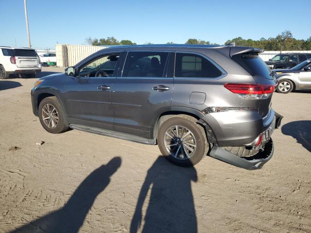 Photo 2 from auction – 2017 TOYOTA HIGHLANDER with VIN 5TDJZRFHXHS427318